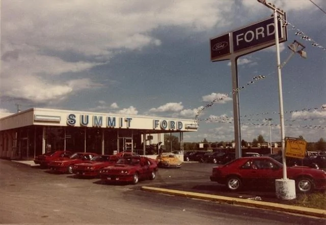 ford summit dealer lot1.webp