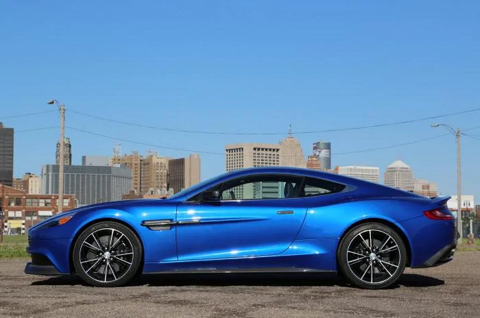 05-2014-aston-martin-vanquish-review.webp