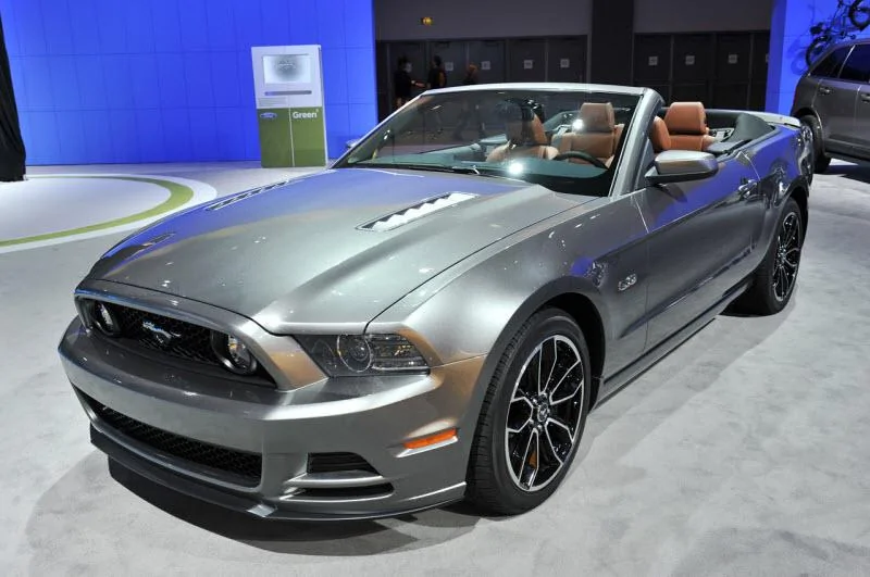 03-2013-mustang-gt-la.webp