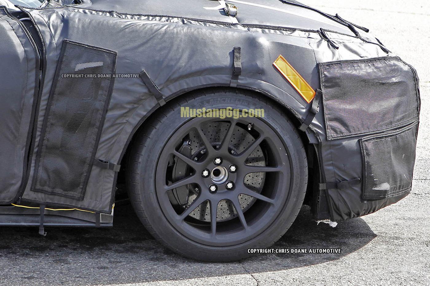 w_MustangSVT_cdauto_92613_2.jpg