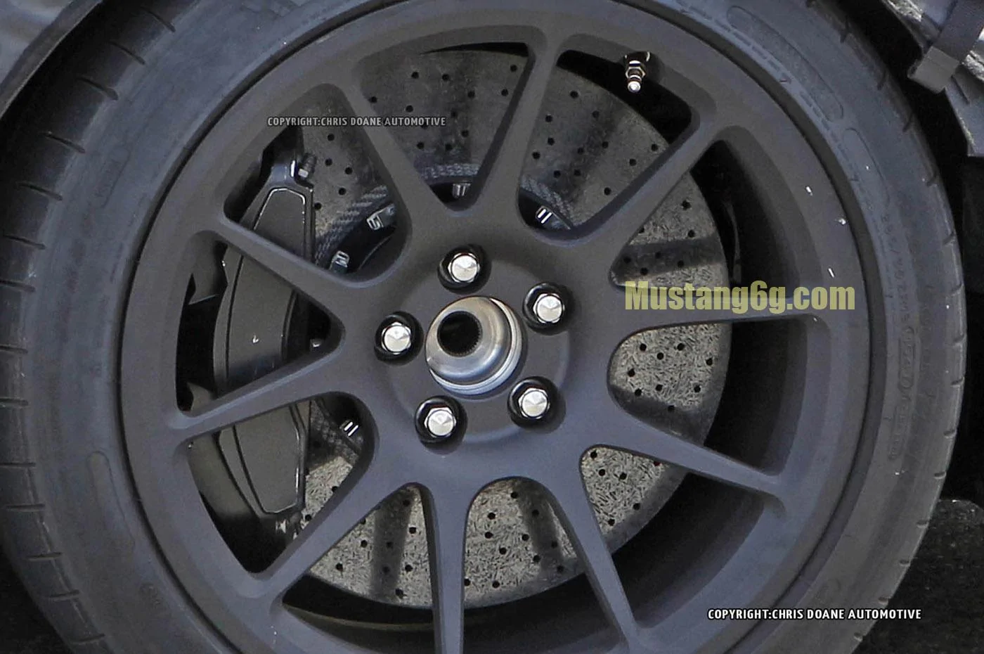 w_MustangSVT_cdauto_92613_6.webp