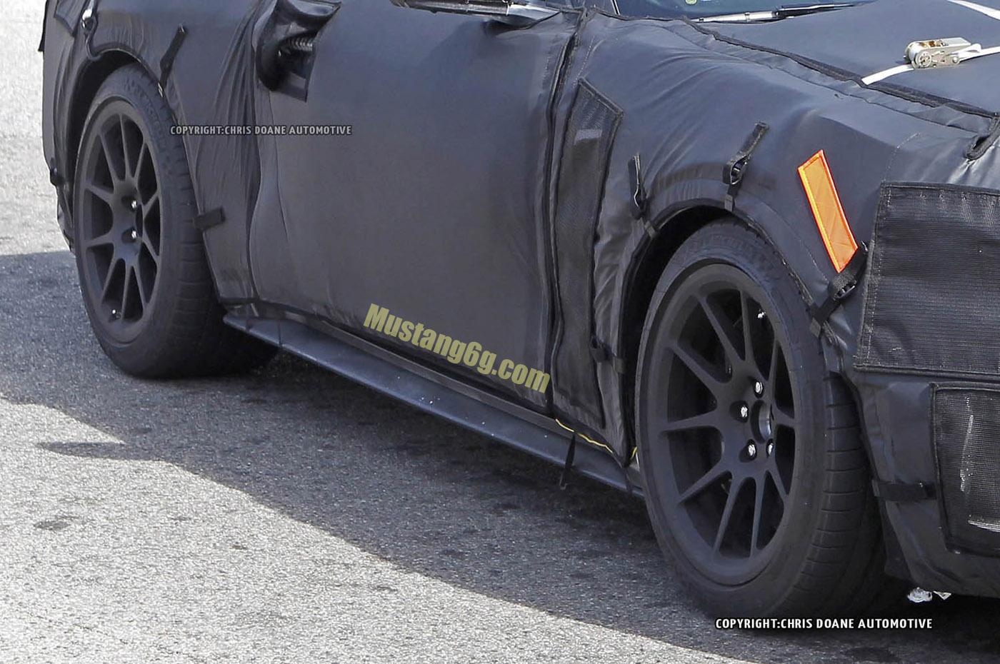 w_MustangSVT_cdauto_92613_7.jpg