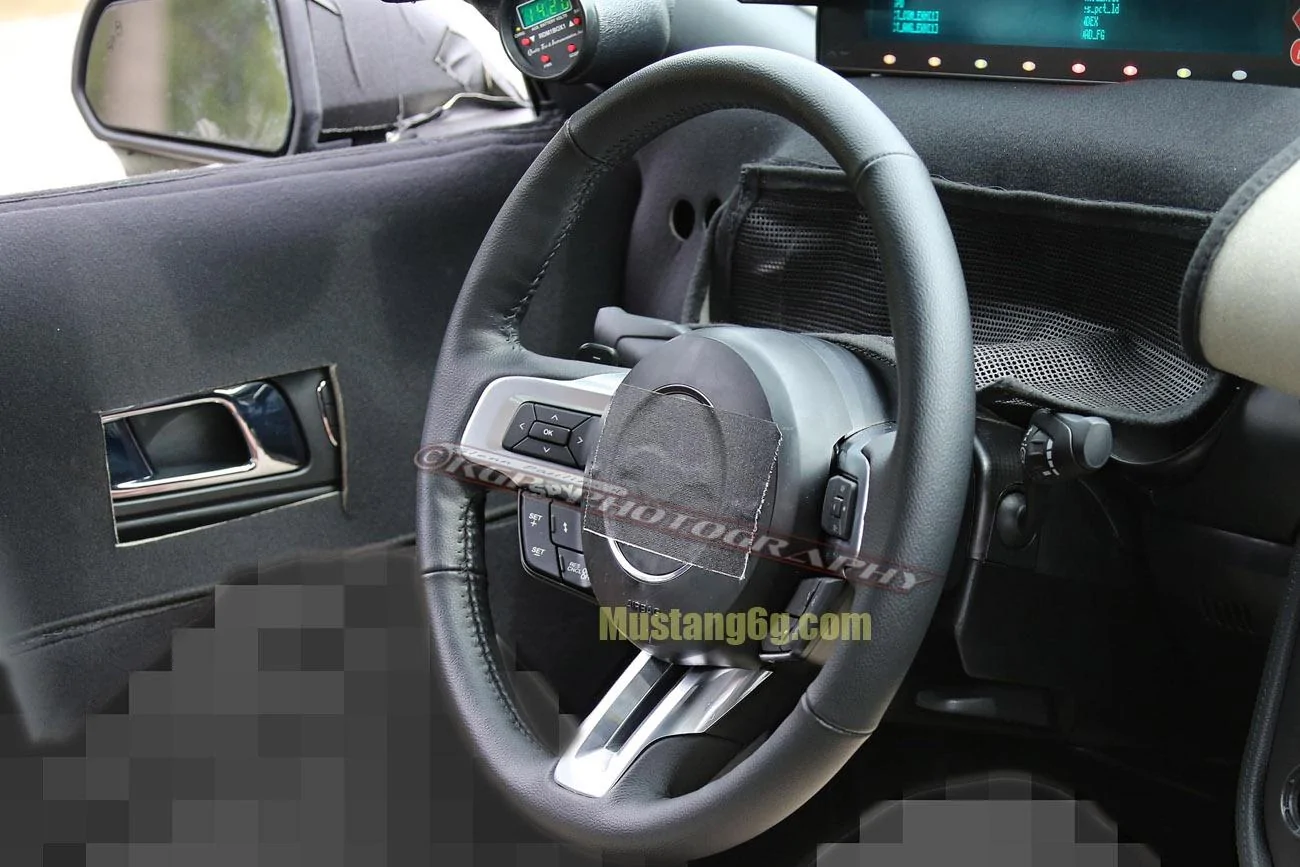 2015mustanginterior2.webp