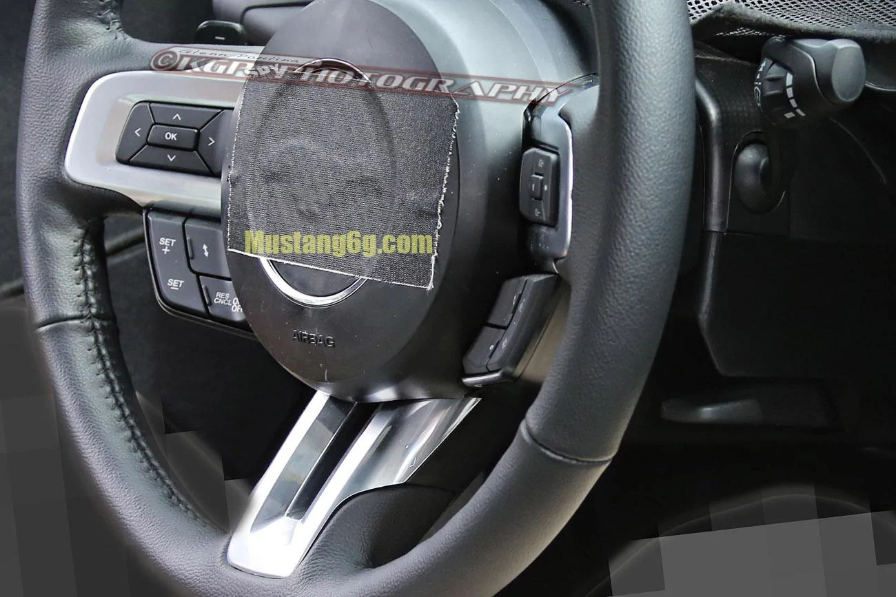 2015mustanginterior3.webp