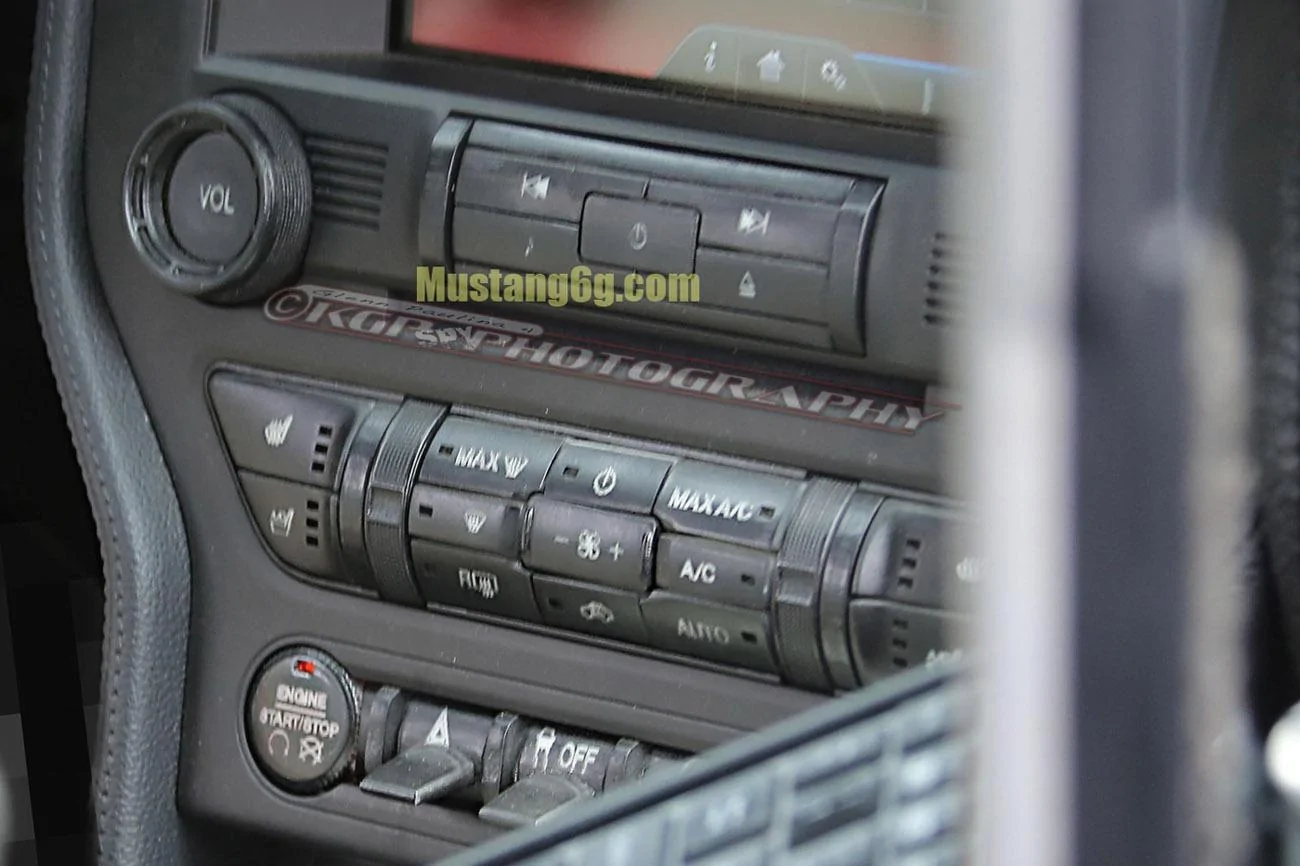 2015mustanginterior5.webp