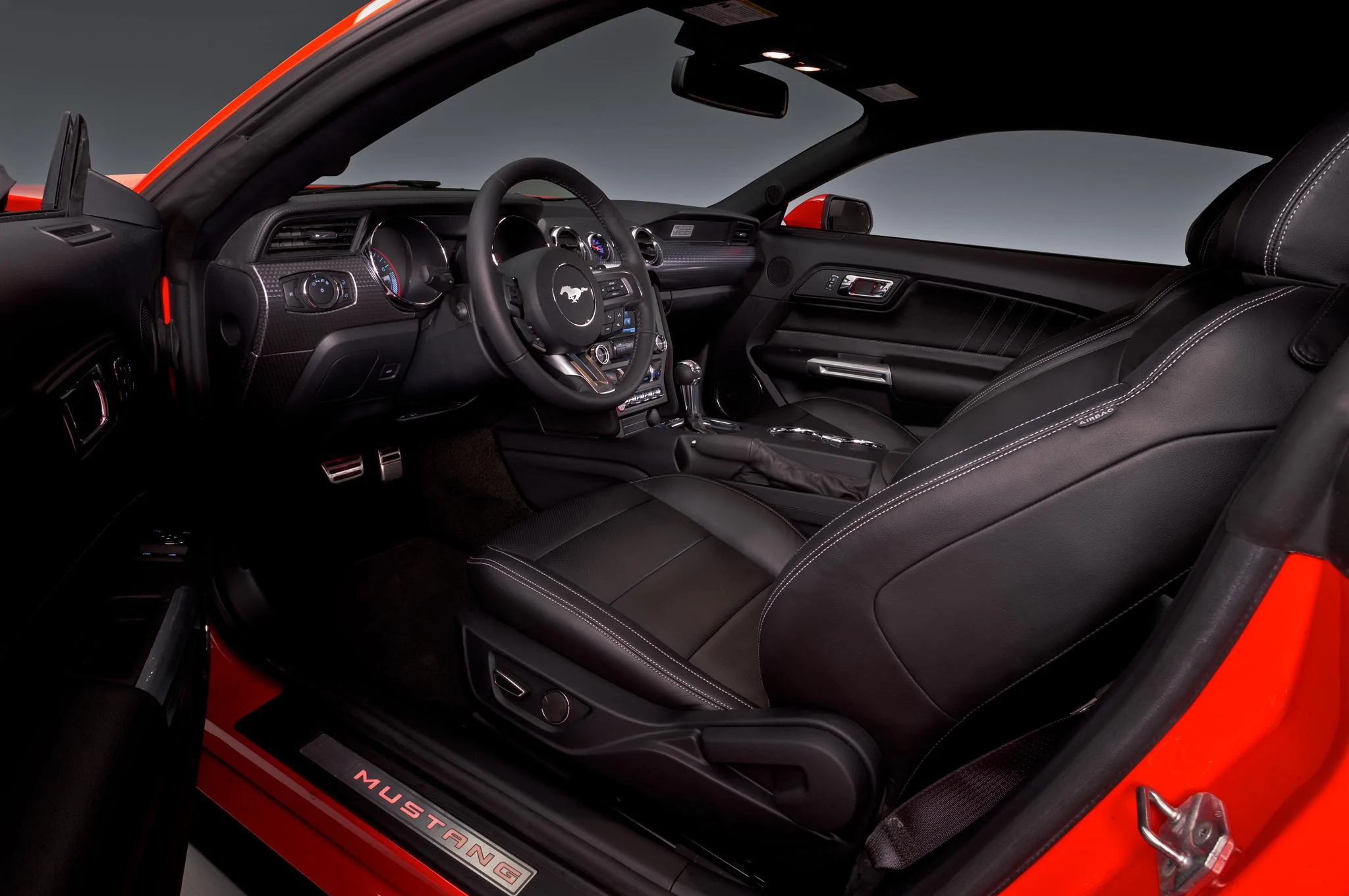 2015mustang14.webp