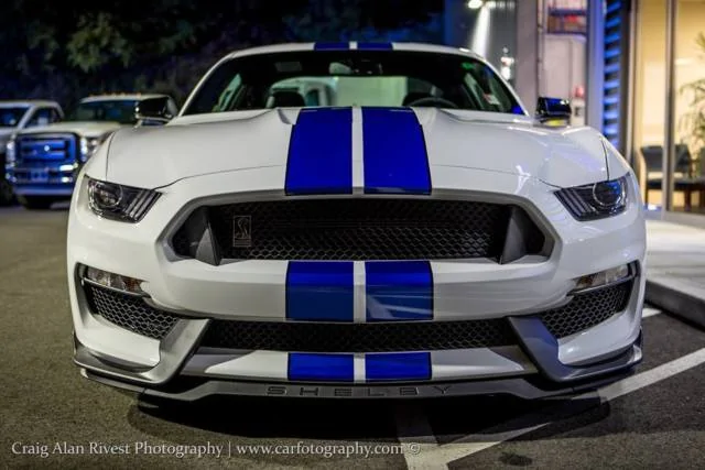 2017-ford-shelby-gt350-white-wblue-stripe-amp-black-accent-2.webp