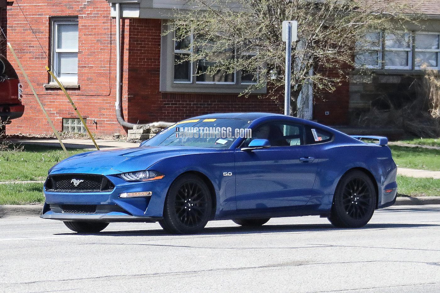 2018-Mustang-GT-Lightning Blue-02.jpg