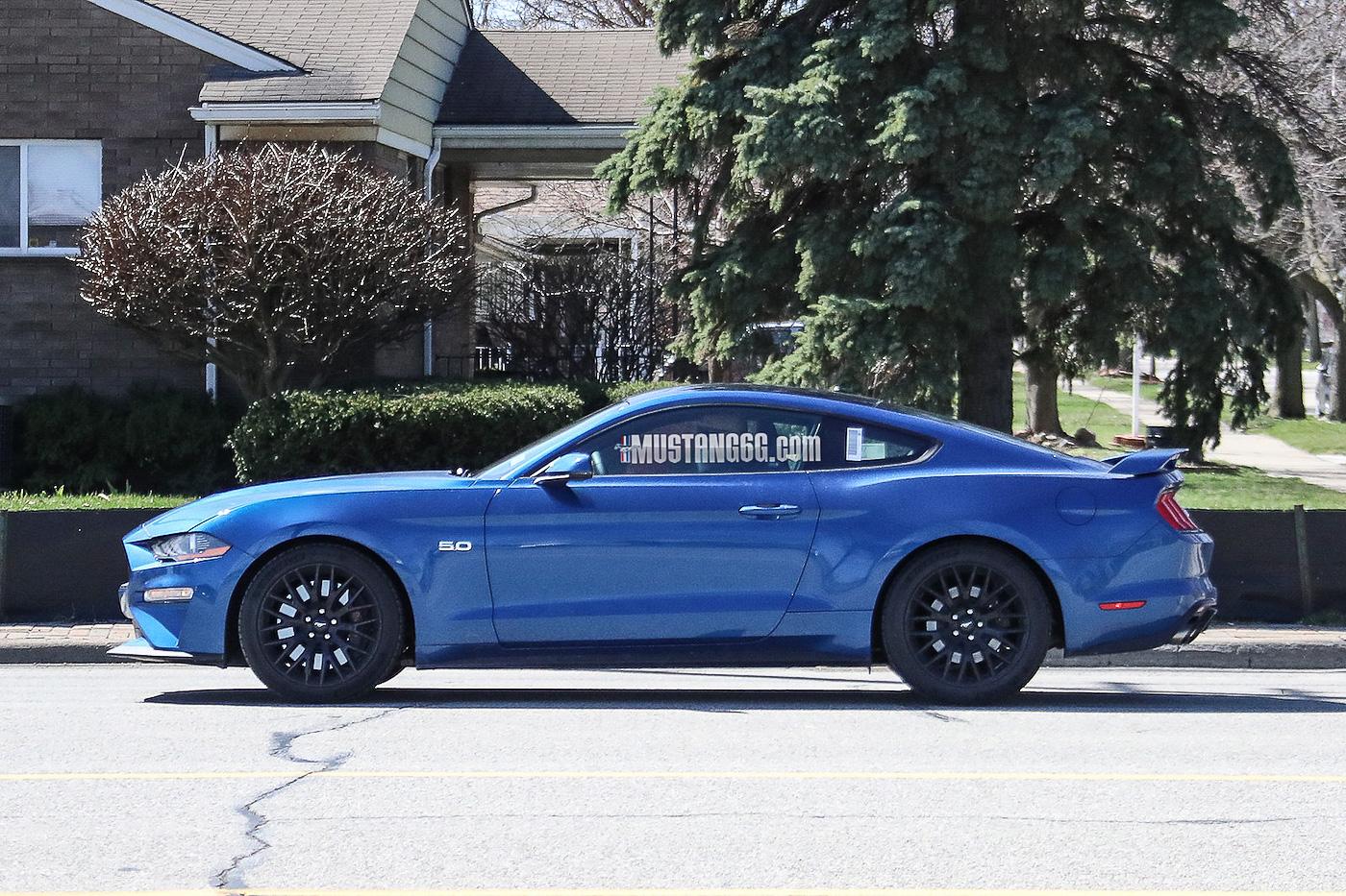 2018-Mustang-GT-Lightning Blue-03.jpg