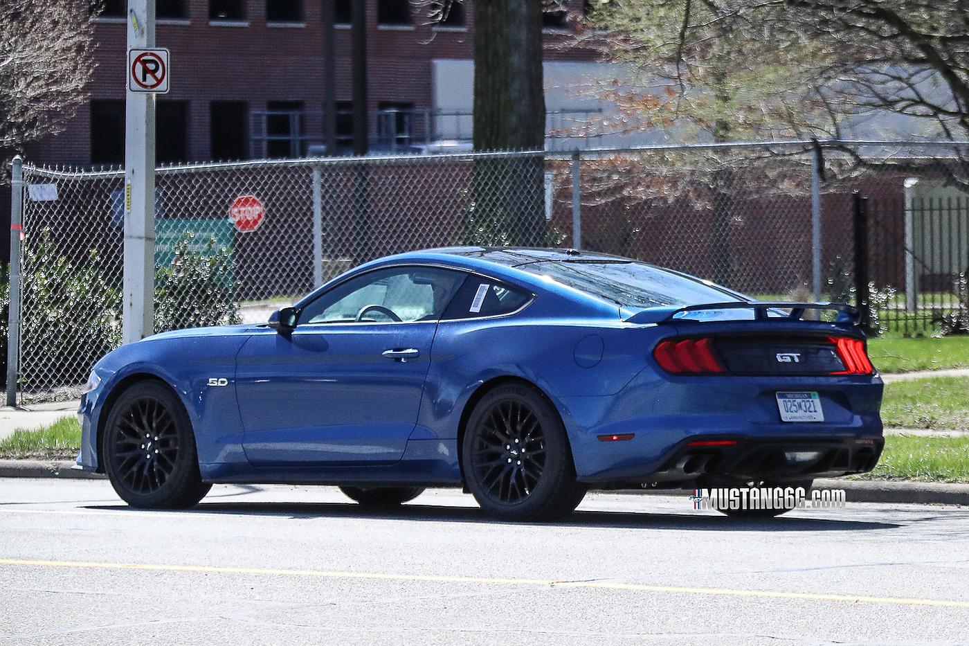 2018-Mustang-GT-Lightning Blue-04.jpg