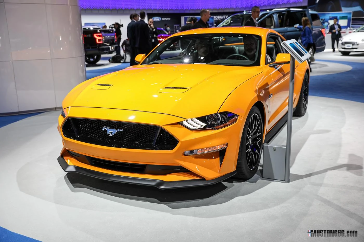2018-Ford-Mustang-GT-NYIAS-24.webp