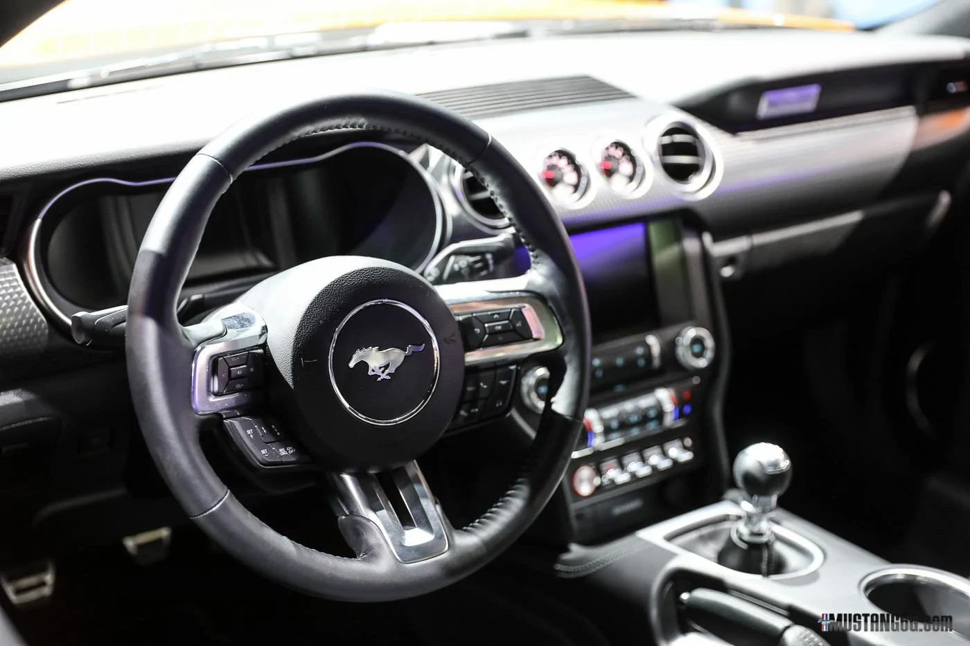 2018-Ford-Mustang-GT-NYIAS-11.webp