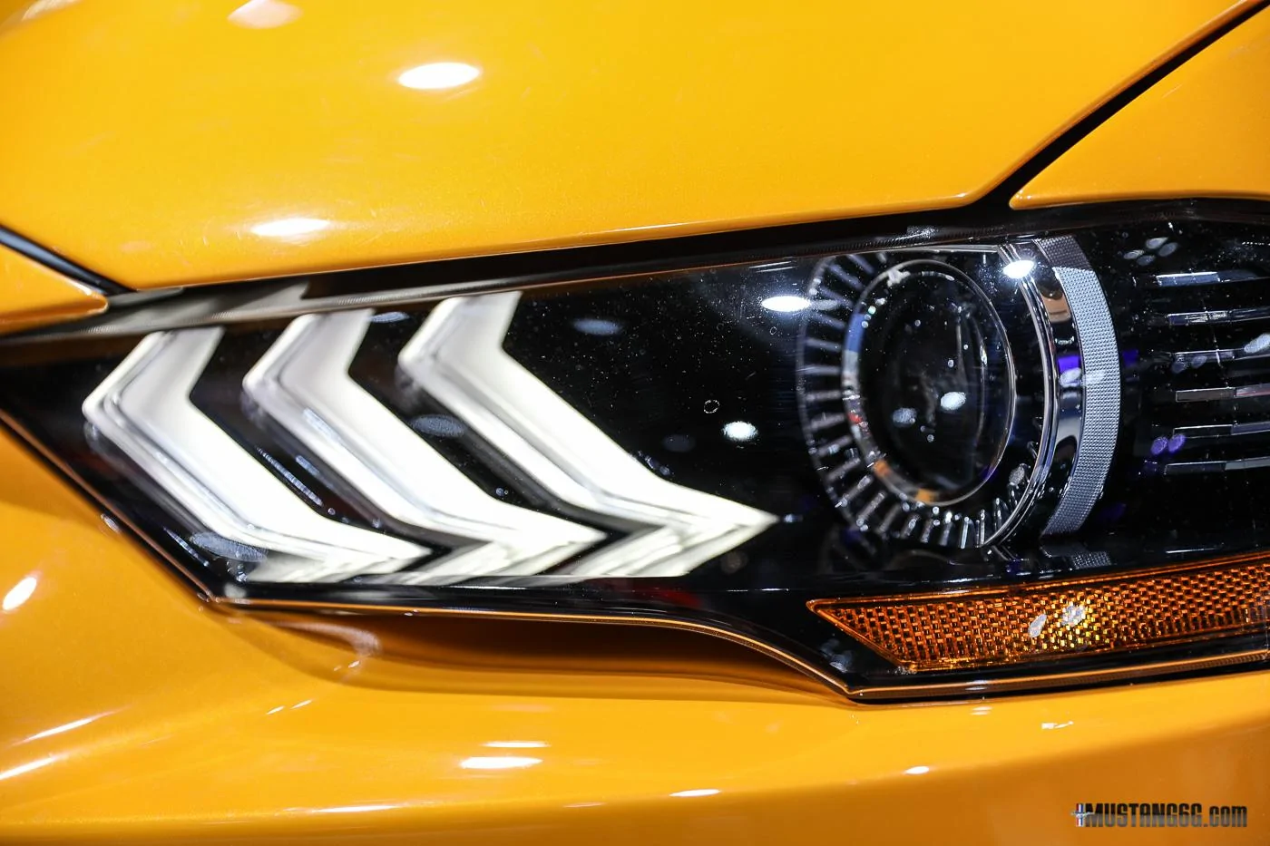 2018-Ford-Mustang-GT-NYIAS-19.webp