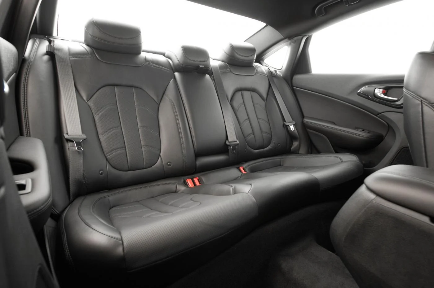2015-Chrysler-200S-AWD-rear-interior-seats.webp