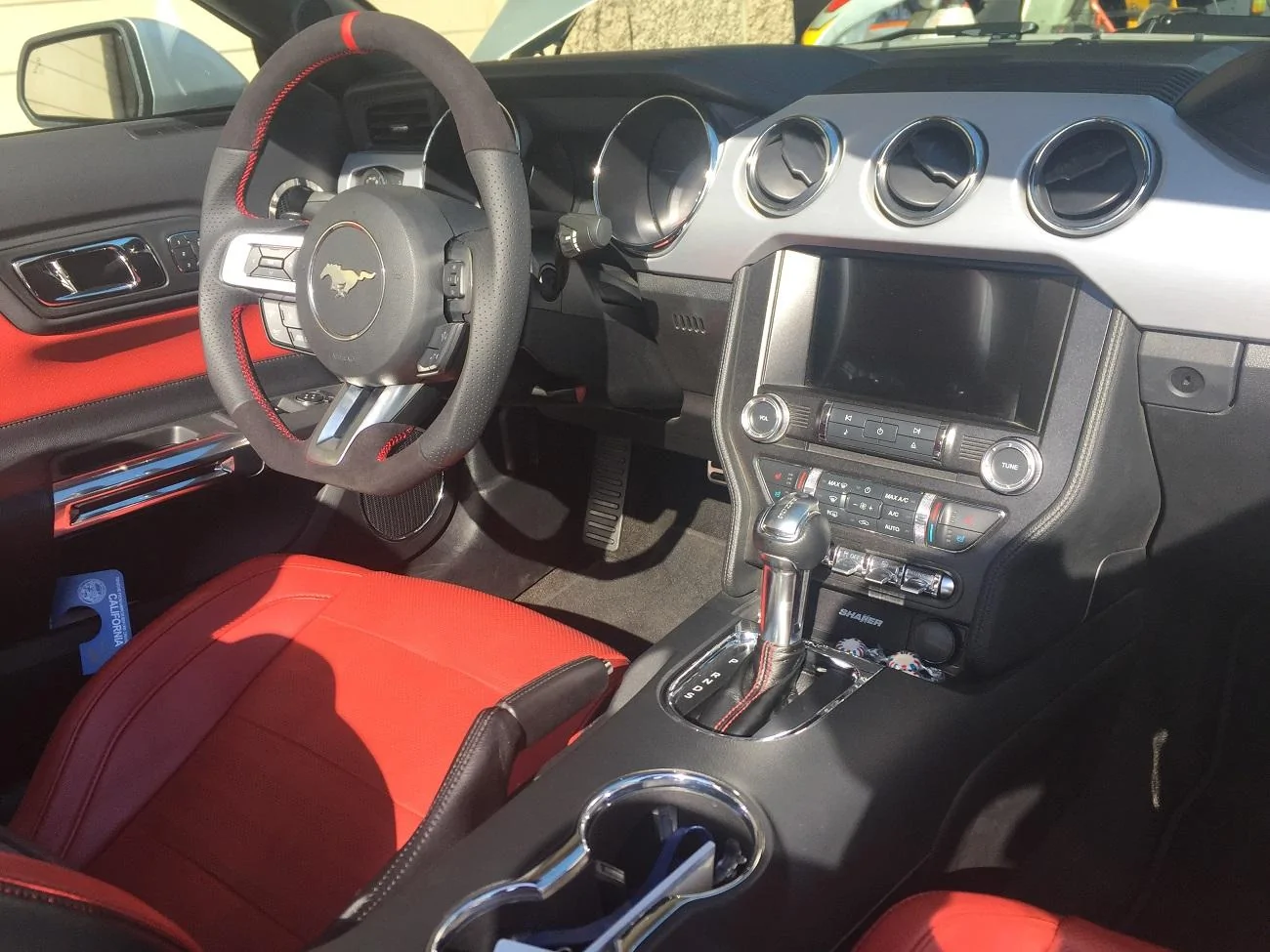 SVE X550 Alcantara Red Steering Wheel.webp