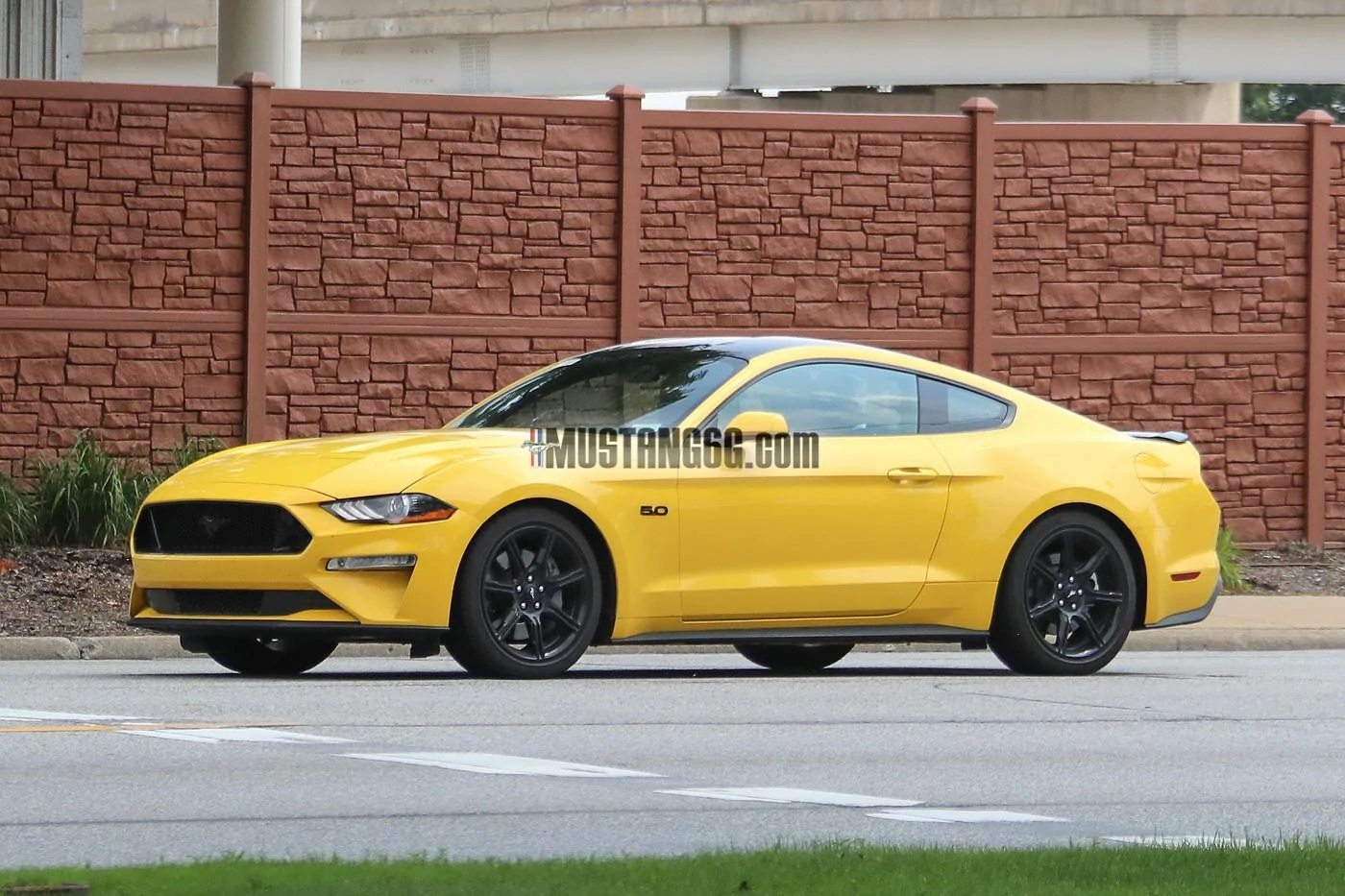 2018-Mustang-Black-Accent-Package-4.webp