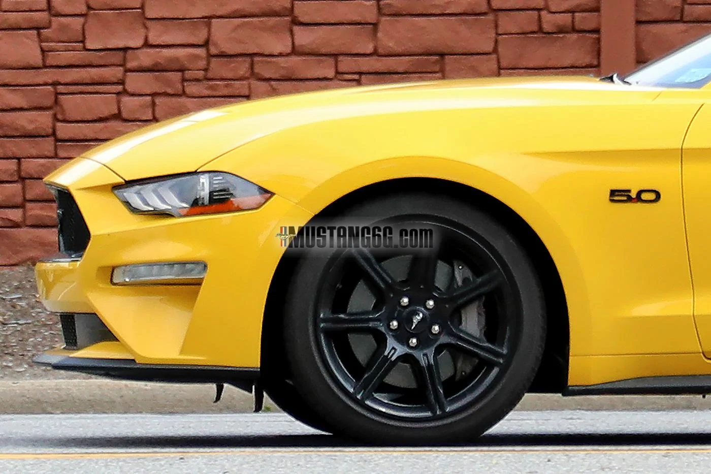 2018-Mustang-Black-Accent-Package-6.webp
