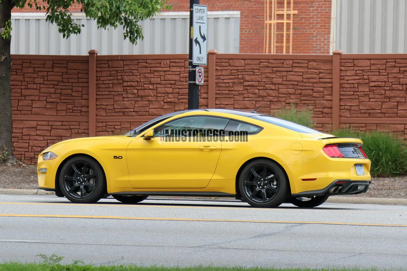 2018-Mustang-Black-Accent-Package-7.webp