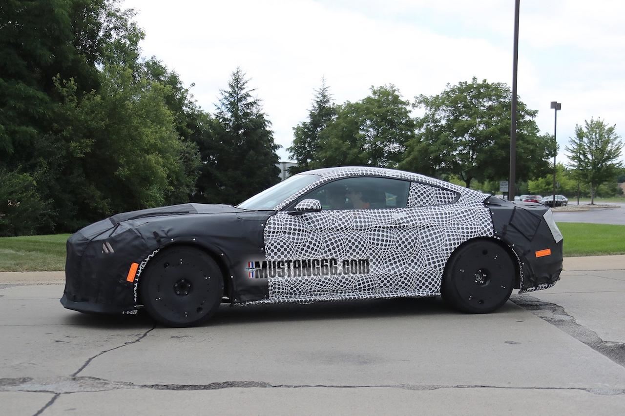 2019-GT500-Mustang-Porsche-GT3-Benchmark-12.jpg