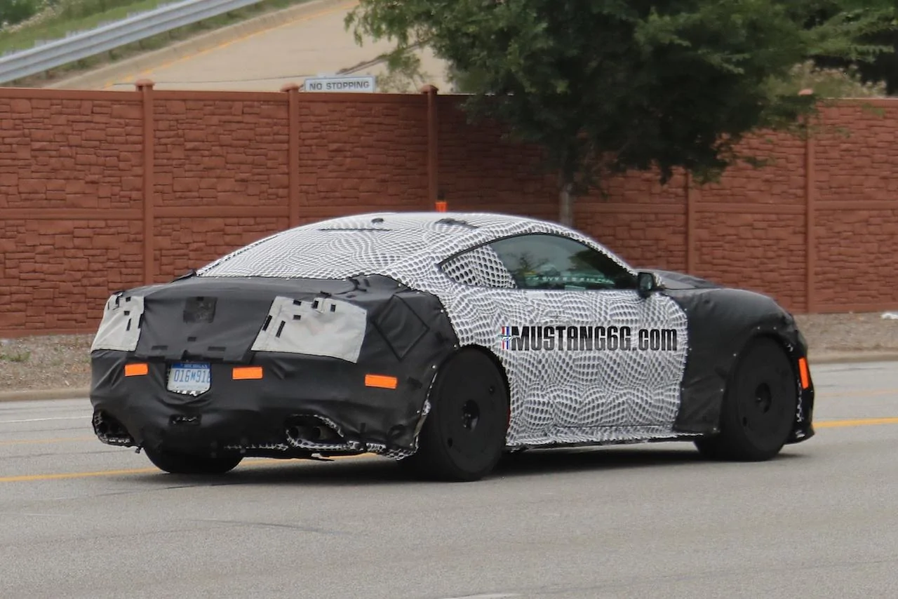 2019-GT500-Mustang-Porsche-GT3-Benchmark-16.webp