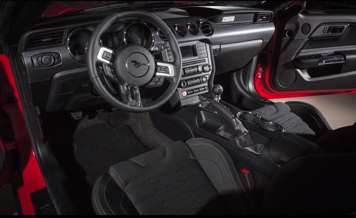 2015-ford-mustang-interior.webp