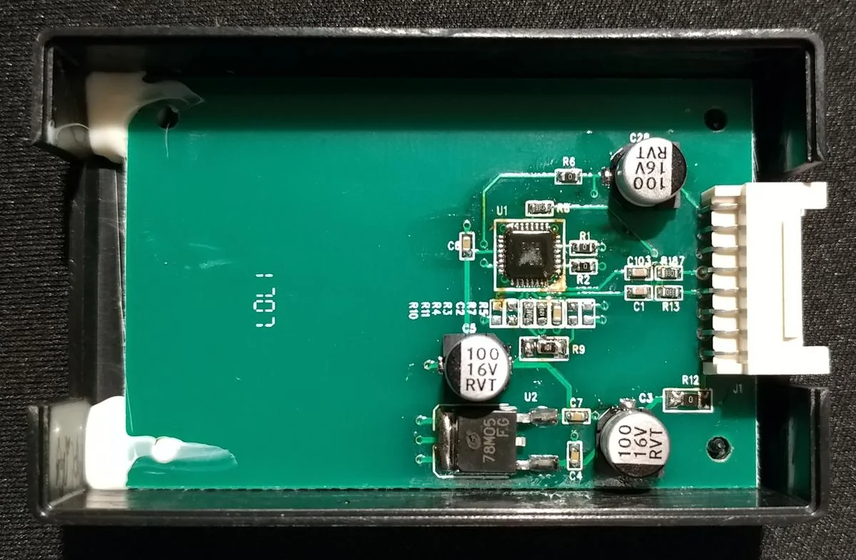 Tesla-style_head_unit_can_bus_box_inside.webp