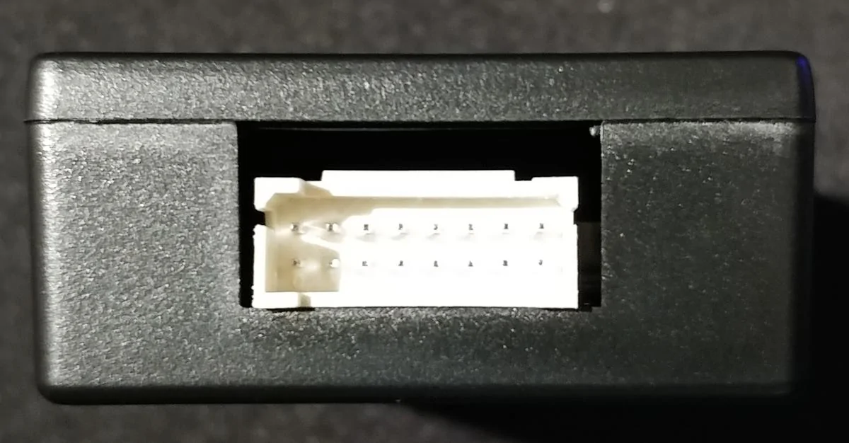 Tesla-style_head_unit_can_bus_box_front.webp