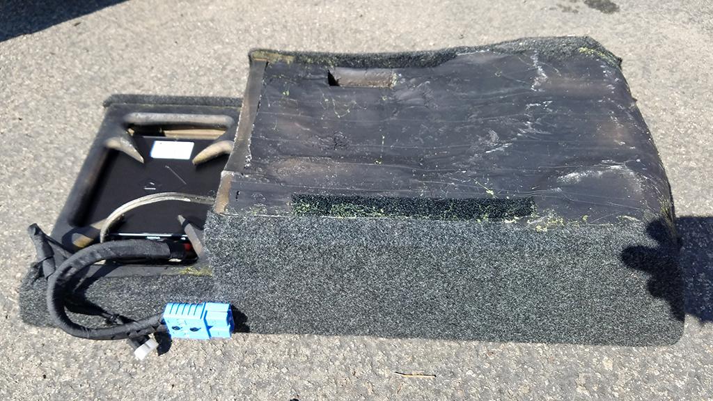 GT350_Removeable_Subwoofer_2.jpg