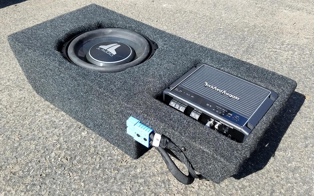 GT350_Removeable_Subwoofer_3.jpg
