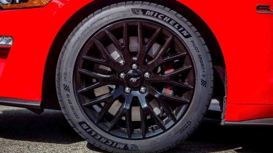 2018 Mustang GT Michelin Pilot Sport 4S.webp