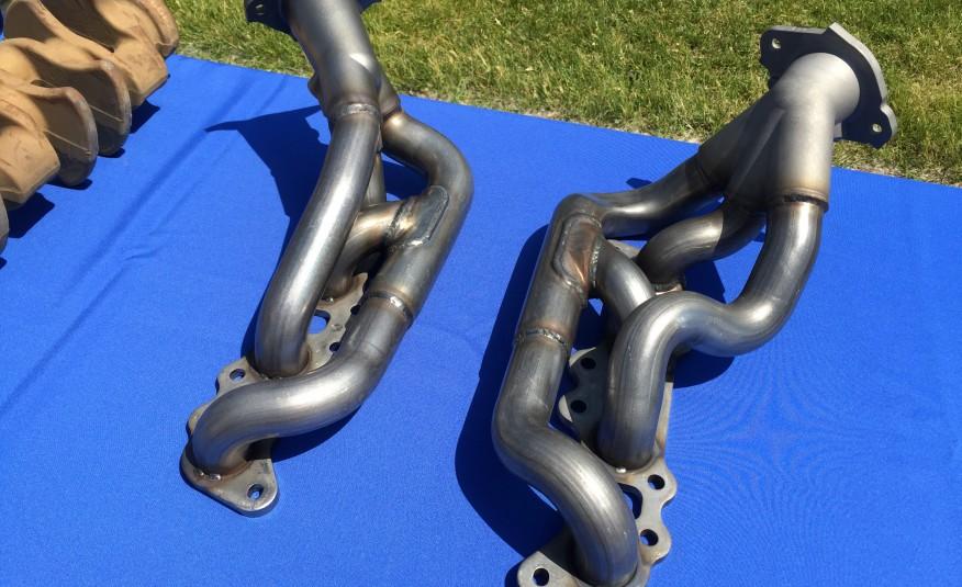 2016_Ford_Shelby_GT350_Mustang_V8_Exhaust_Manifold.jpg