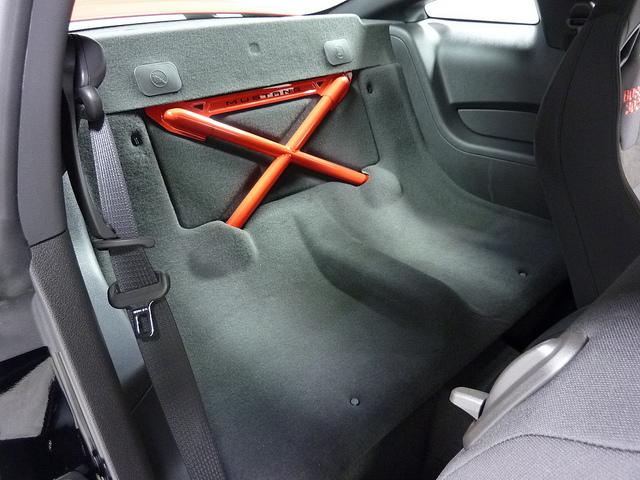 Xbrace_boss302.jpg