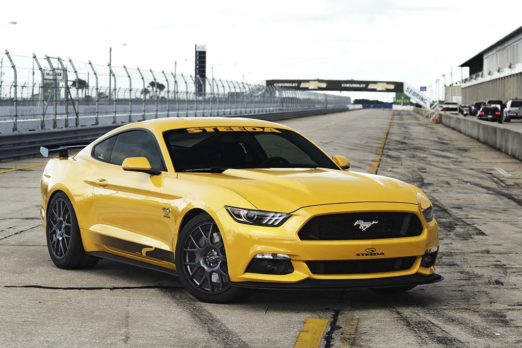 Yellow-Car-3qrtr-Sunset-8.webp