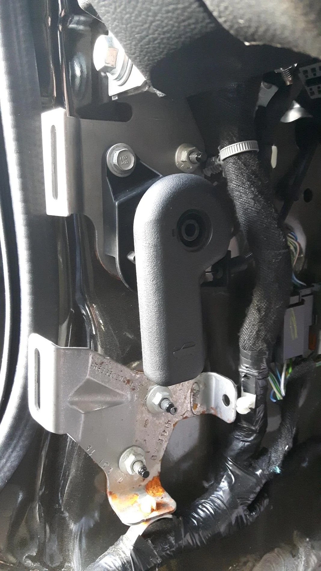 20180125_Hood_Latch_Soaked_Floor_S550_1.webp