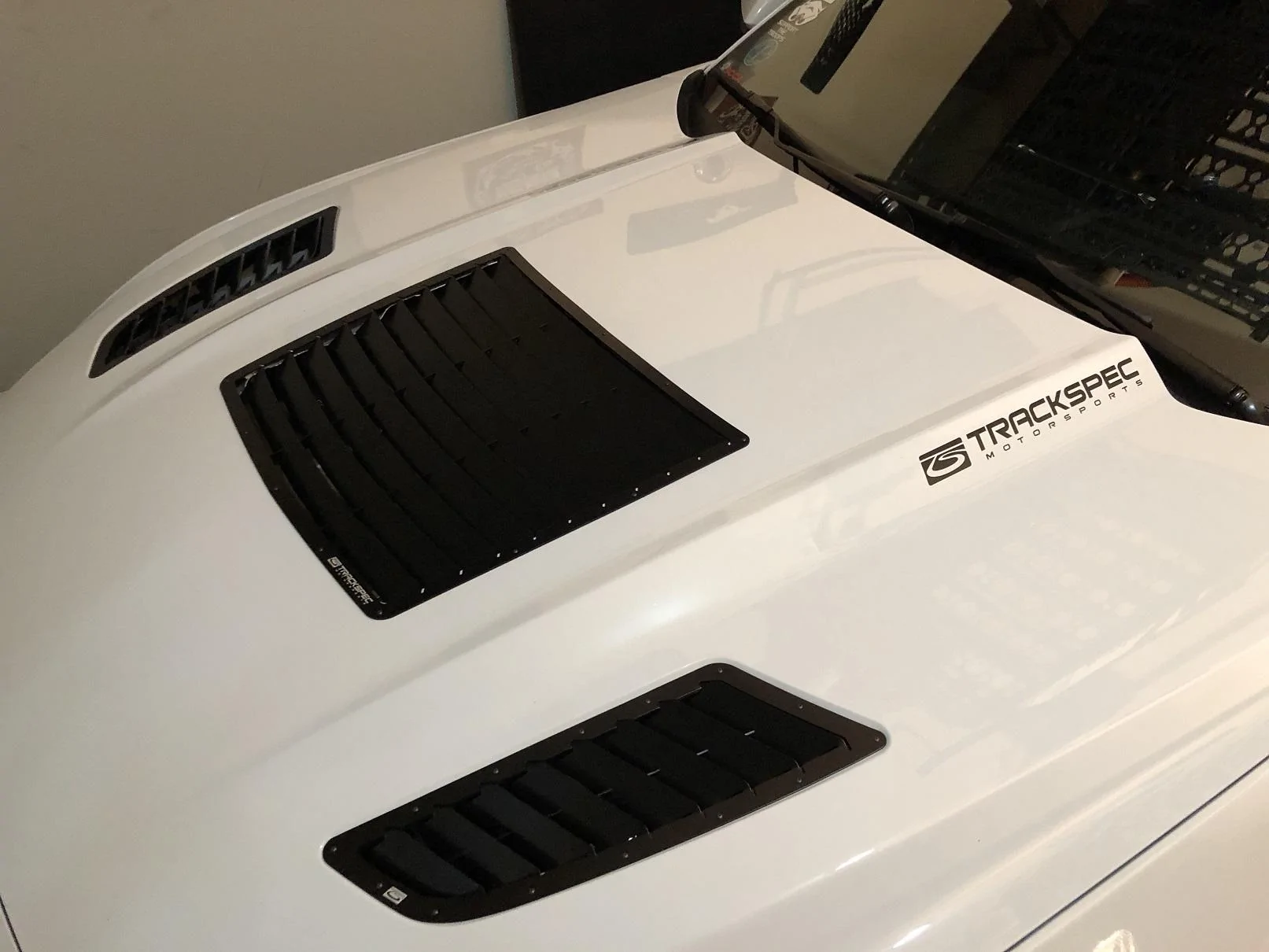 hood side angle .webp