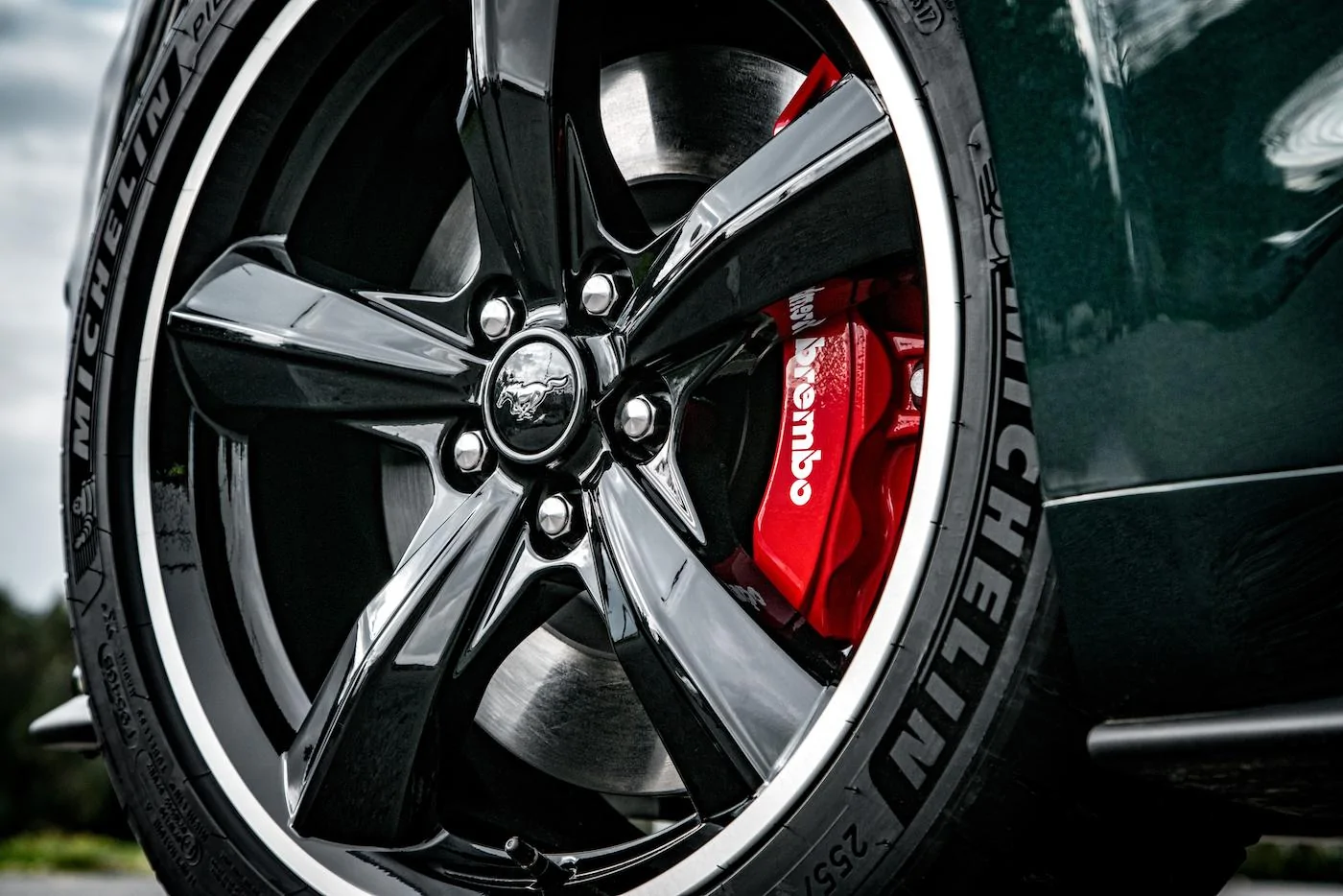 FORD_MUSTANG_BULLITT_34_HR.webp