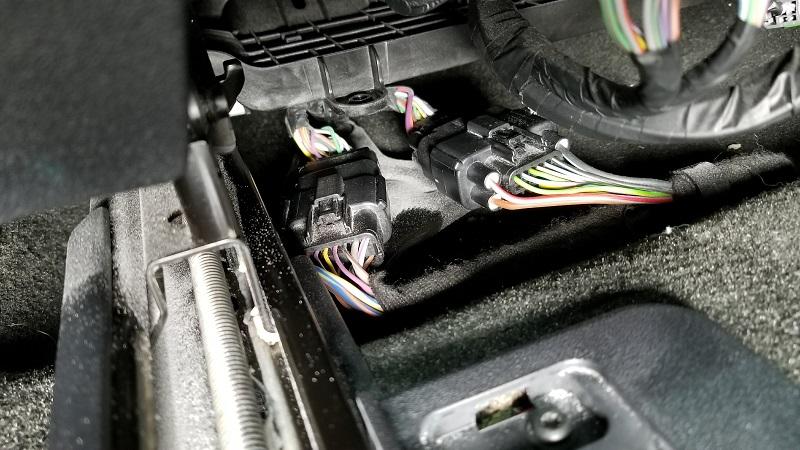 plugs under seat.jpg