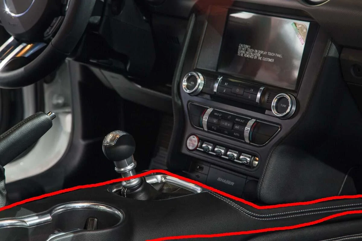 2018-Ford-Mustang-GT-center-stack.webp