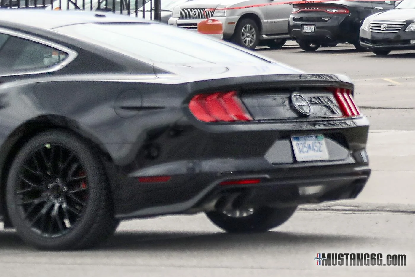 Bullitt_Black_004.webp
