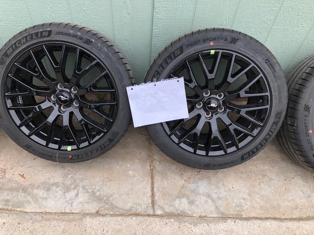 IMG_0718 mustang wheels gt.jpg