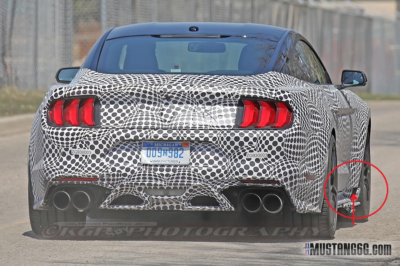 2020-GT500-Fender.jpg