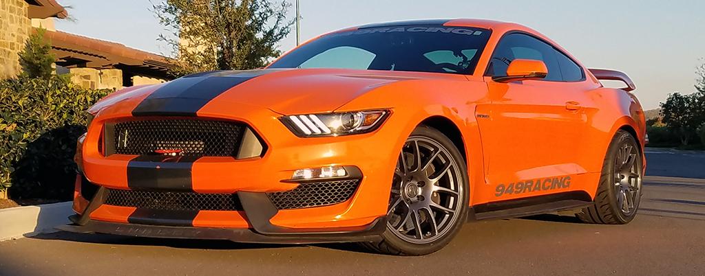 GT350_19_6UL_949Racing_BY_1024_2.jpg