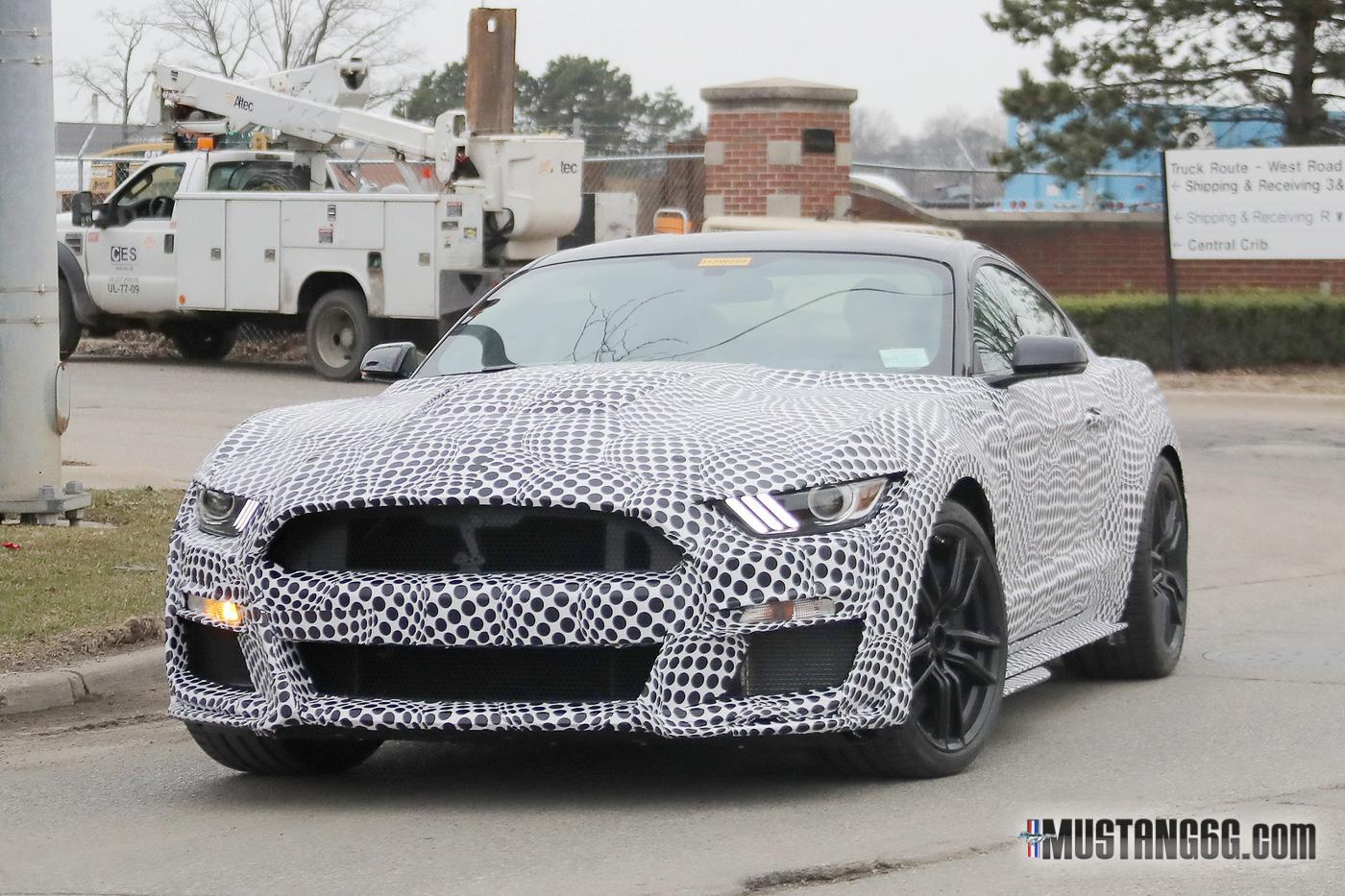 2020-GT500-Ford-Mustang10.jpg