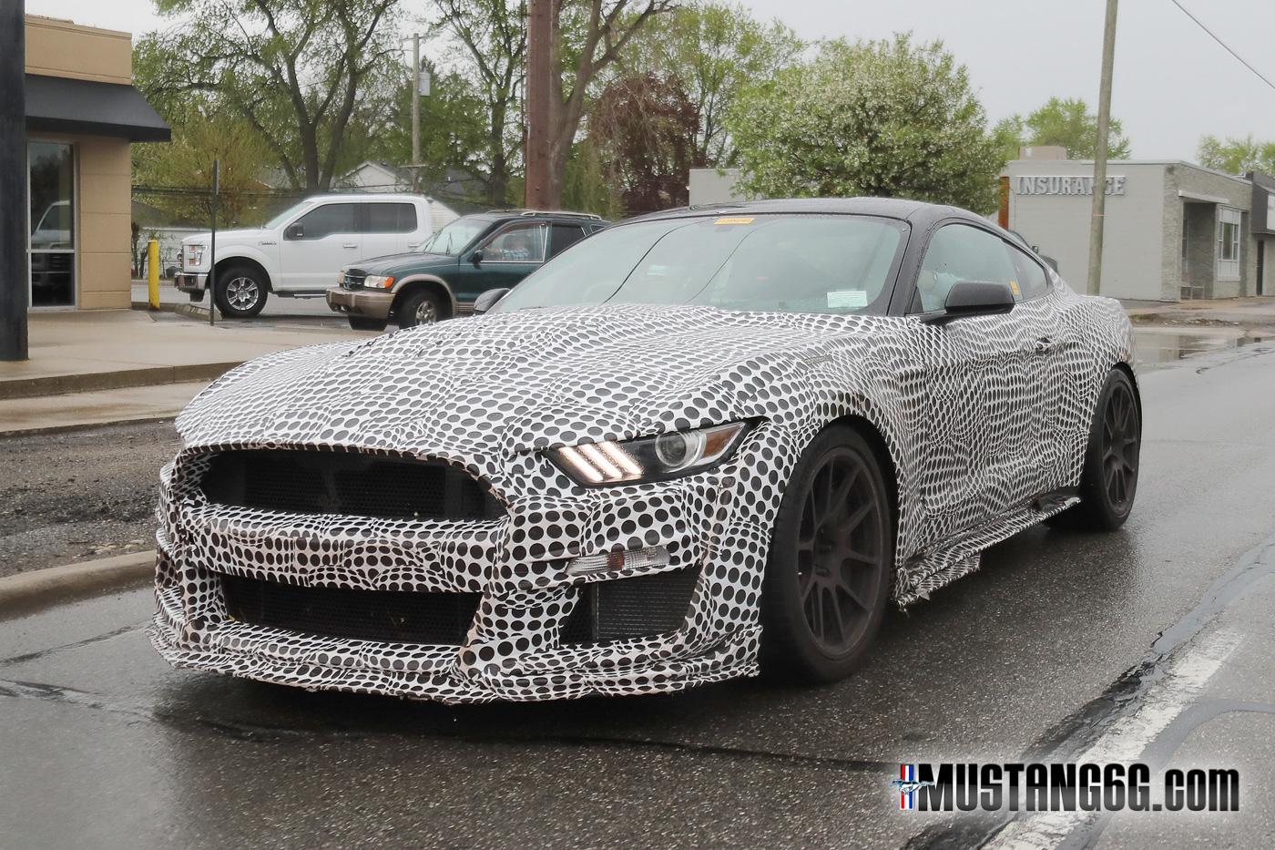 2019-2020-GT500-Ford-Mustang7.jpg