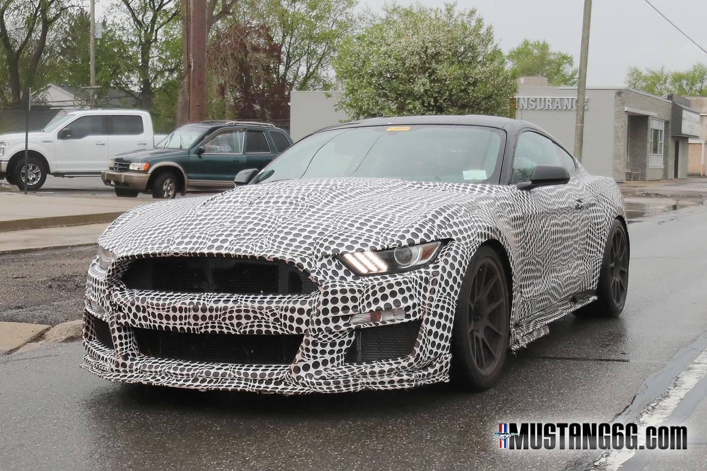 2019-2020-GT500-Ford-Mustang8.jpg