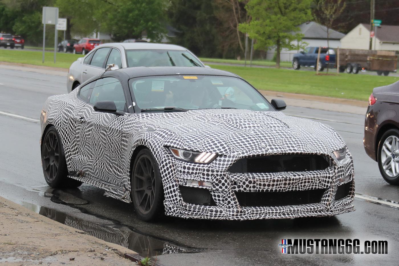 2019-2020-GT500-Ford-Mustang12.jpg