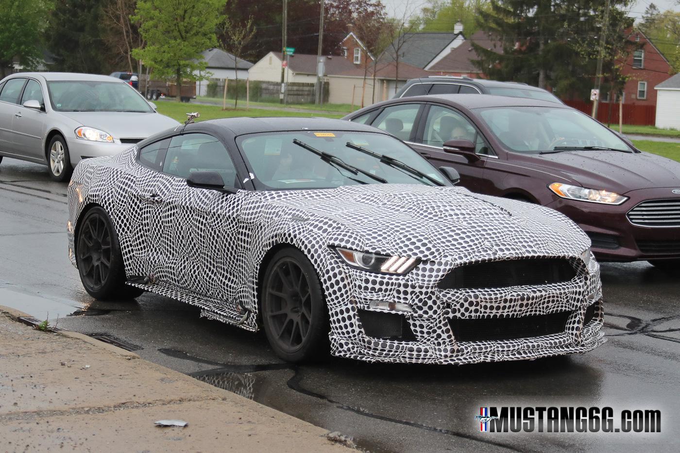 2019-2020-GT500-Ford-Mustang13.jpg