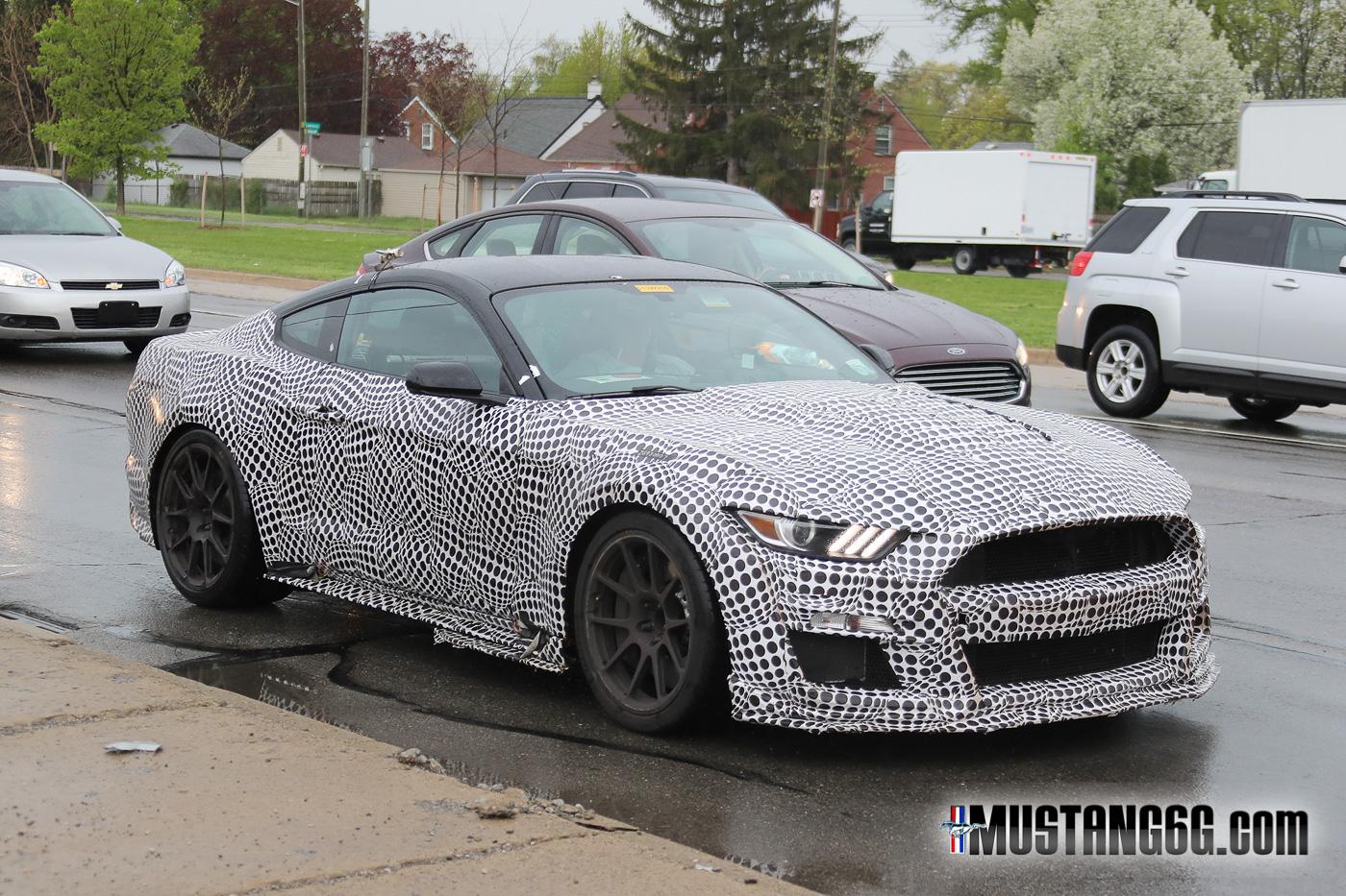 2019-2020-GT500-Ford-Mustang15.jpg