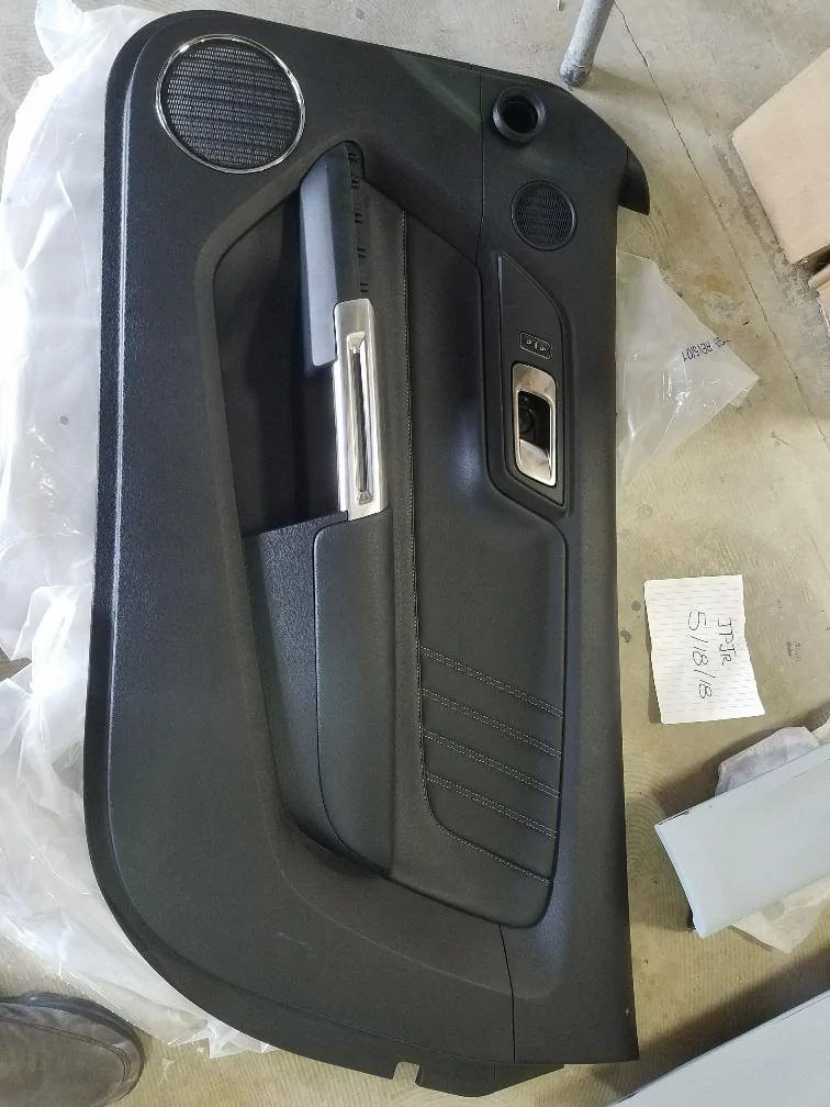 door_panel_R.webp