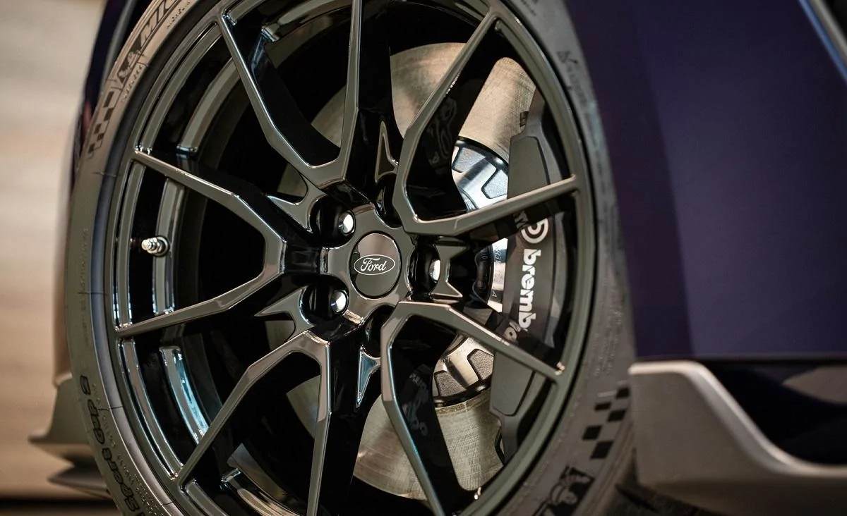 2019-mustang-shelby-gt350-110-1528733362.webp